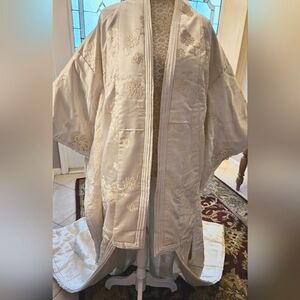 Authentic Japanese White Silk Embroidered Padded Women's Wedding Kimomo